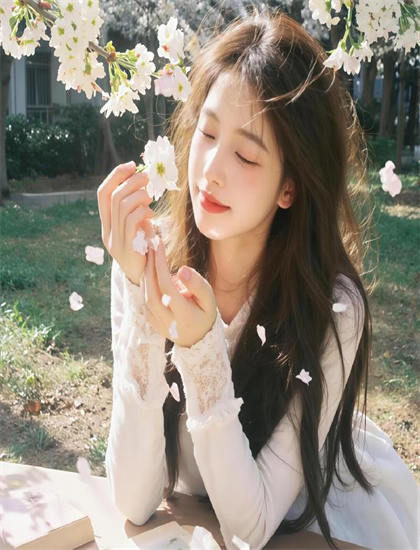 不能说的秘密电影高清-他用嘴巴含着我奶头好舒服视频